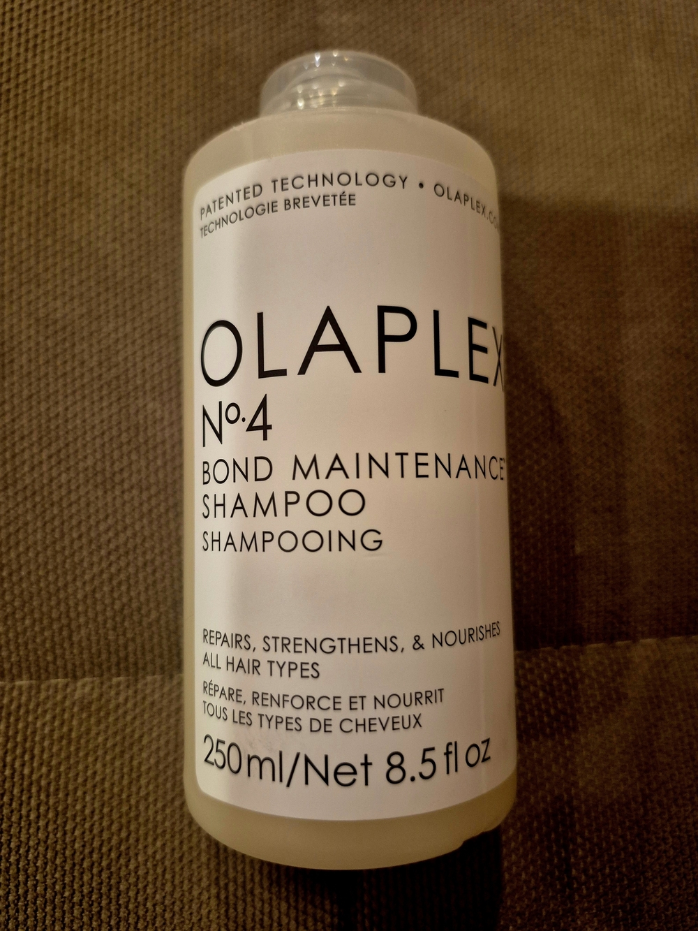 OLAPLEX No.4 Bond Maintenance Shampoo - White